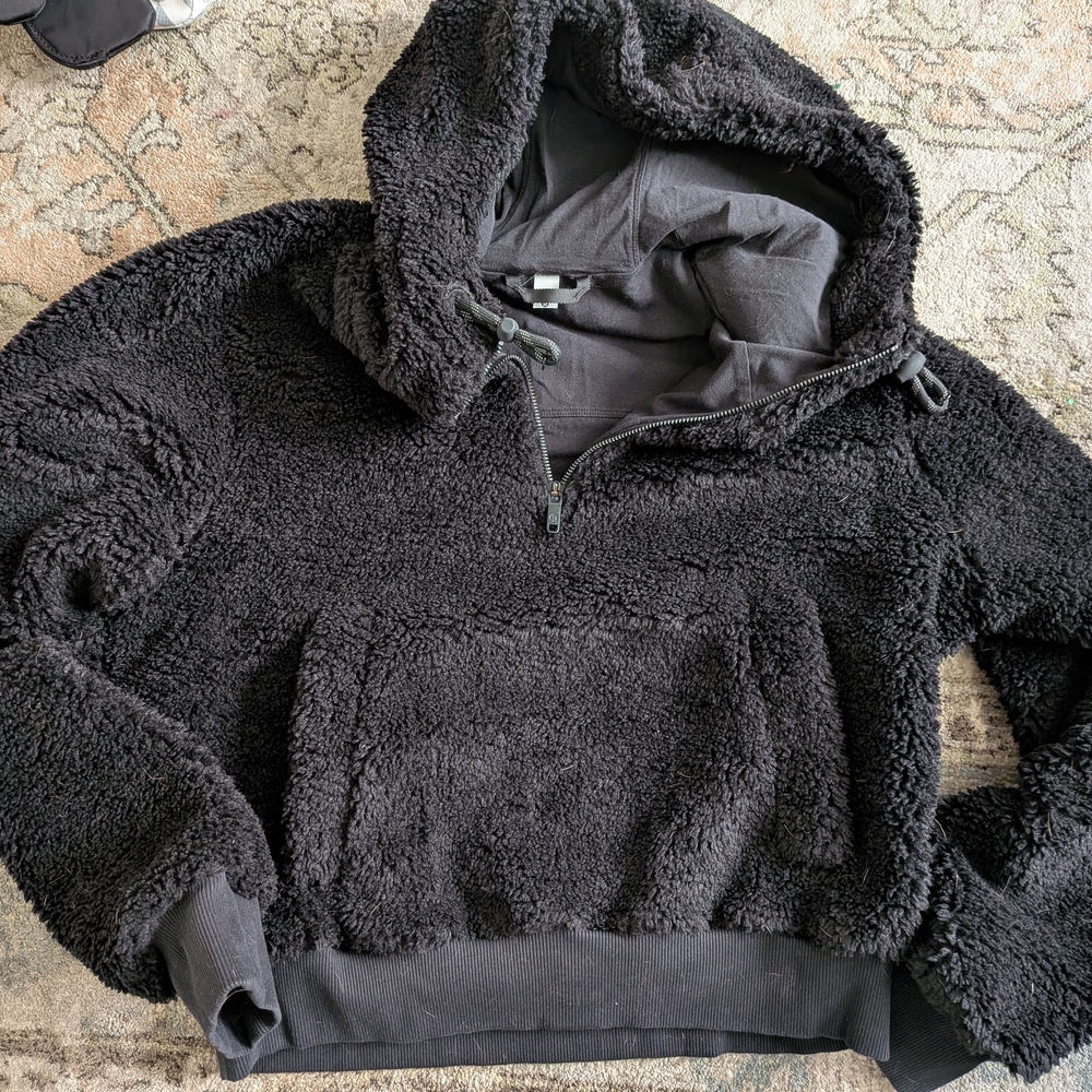 Women's Lululemon Black Fleece Cropped Hoodie Size 10